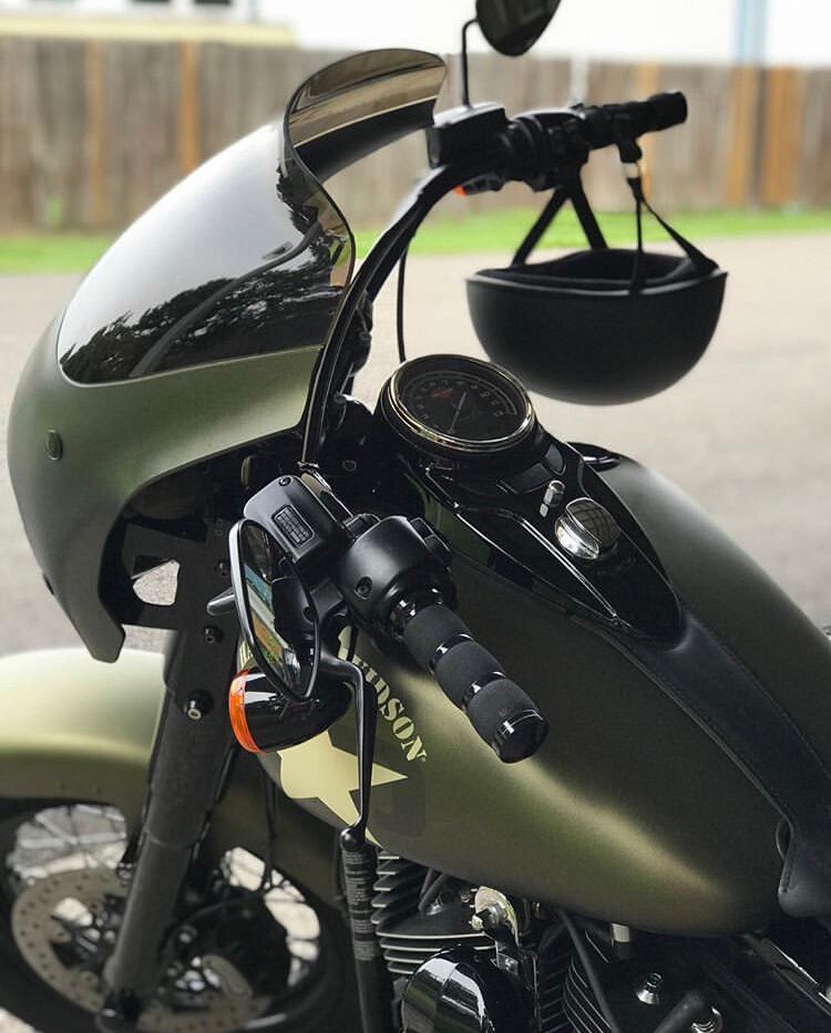 Avon Performance Air Cushioned Grips In Black For 2008-2024 Harley-Davidson E-Throttle Models & Road King Special/Trike