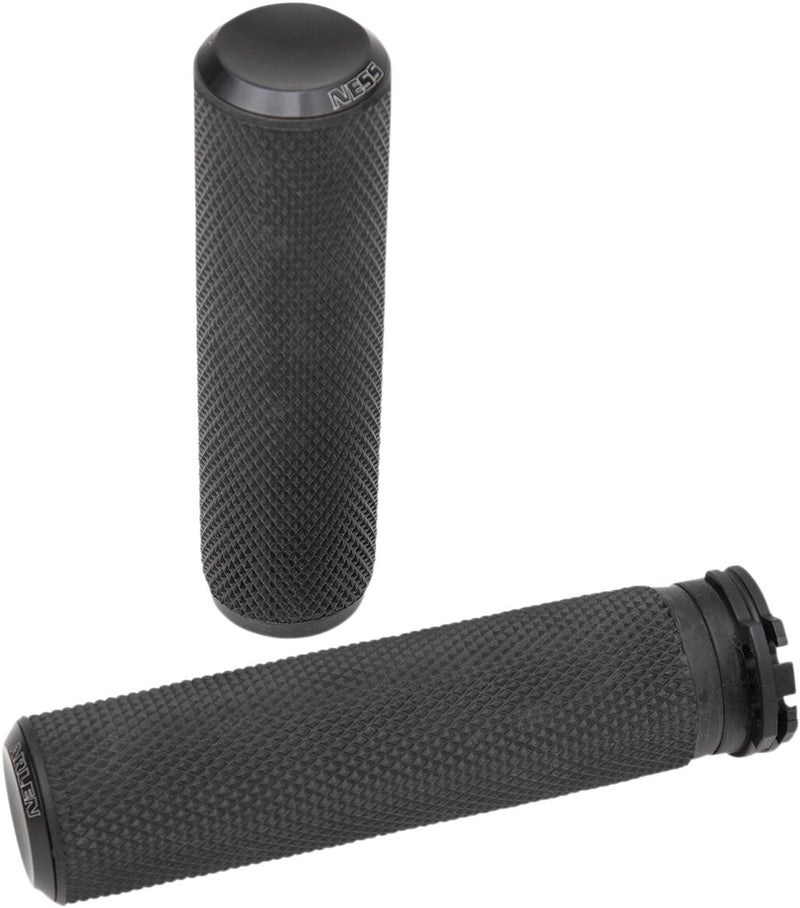 Arlen Ness Fusion Knurled Grips #07-325