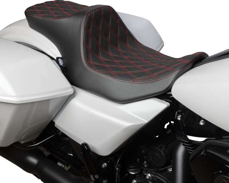 Predator III Seat Black| Red Fitment Harley-Davidson #4690D