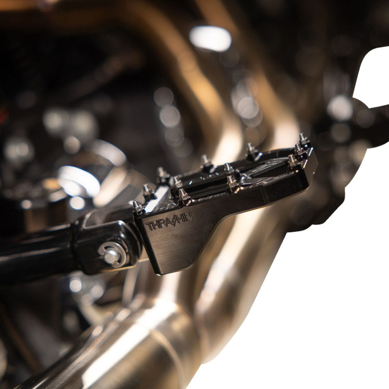 Thrashin Supply Co. Aggressor Foot Pegs for 1972-2025 Harley-Davidson Anodised Black Rear 6061 Billet Aluminium Stainless Steel Pair #TSC-2022-1-D