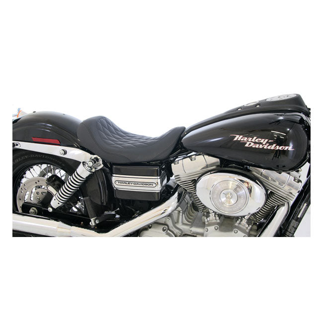 Mustang Wide Tripper Solo Seat – 2006–2017 Dyna