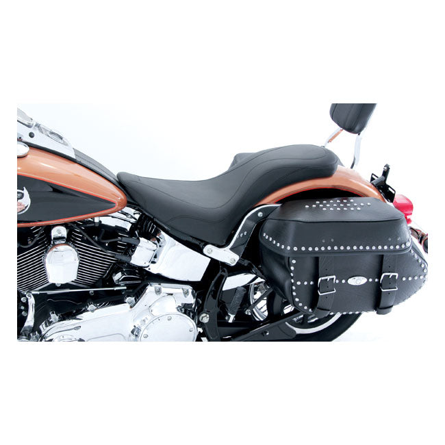 Mustang DayTripper 2-Up One-piece Seat – 2000–2006 Softail with Up to 150mm Tires