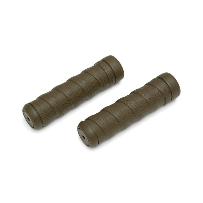 Kuryakyn Classic Wrap grips 7/8". Brown 7/8 inch diameter handlebar with open ends