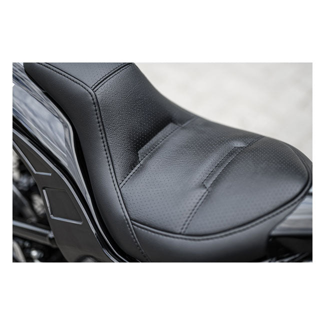Killer Custom ''Blocker'' Seat for ''Bobbstr''/''Rodstr'' Fender – M8 Softail with Rear Fender Kits:…