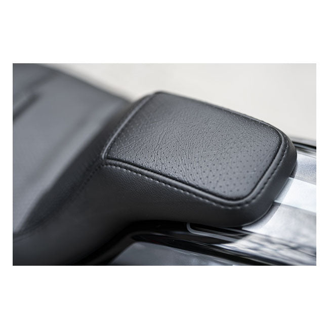 Killer Custom ''Blocker'' Seat for ''Bobbstr''/''Rodstr'' Fender – M8 Softail with Rear Fender Kits:…