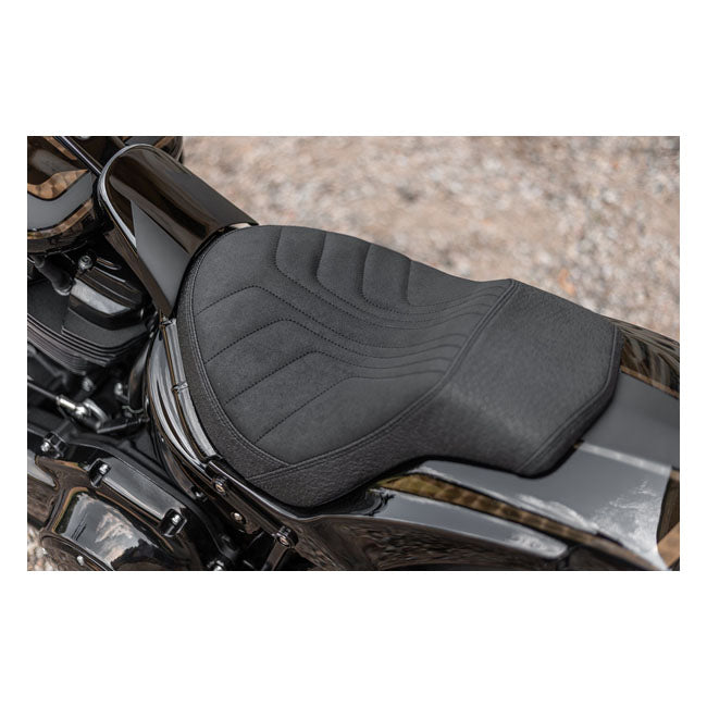 Killer Custom Seat for ''Avenger'' Fender Kit. Basic – Softail with 921574 ''Avenger'' Fender…