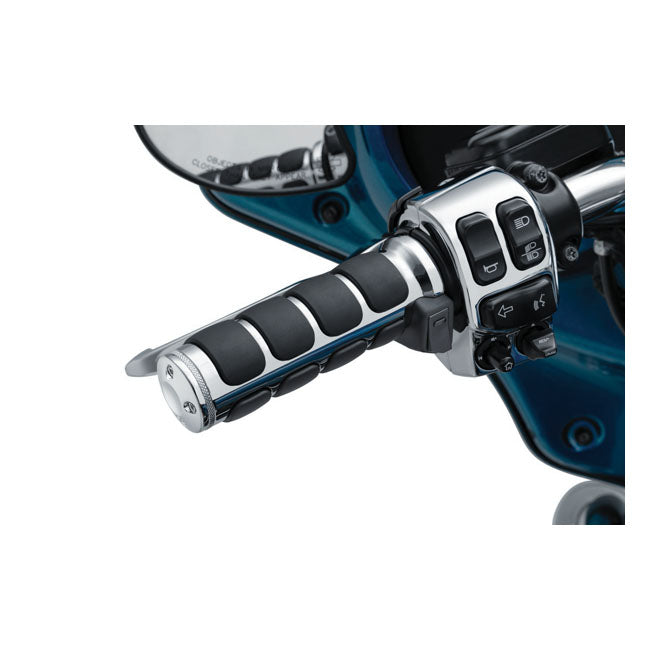 Kuryakyn Heated ISO Grips. Chrome – 2008–2025 H-D with E-throttle