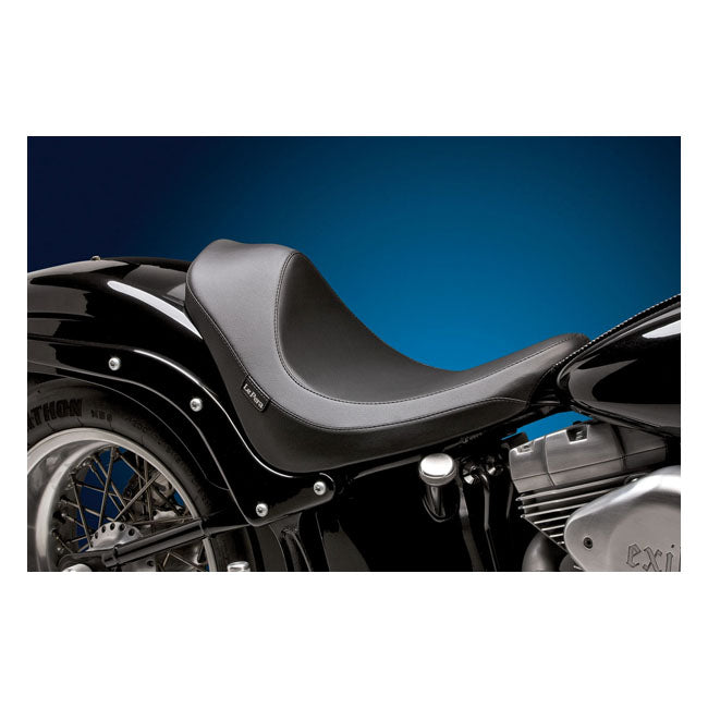 Le Pera, Villain Solo Seat. Smooth for 06-17 Softail With 200mm Rear tyre