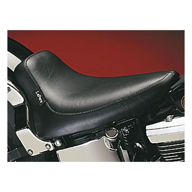 Le Pera, Silhouette Solo Seat. Smooth for 06-17 Softail (Excl. FXs, Fls/S) With 150mm tyre, Fender Mounted