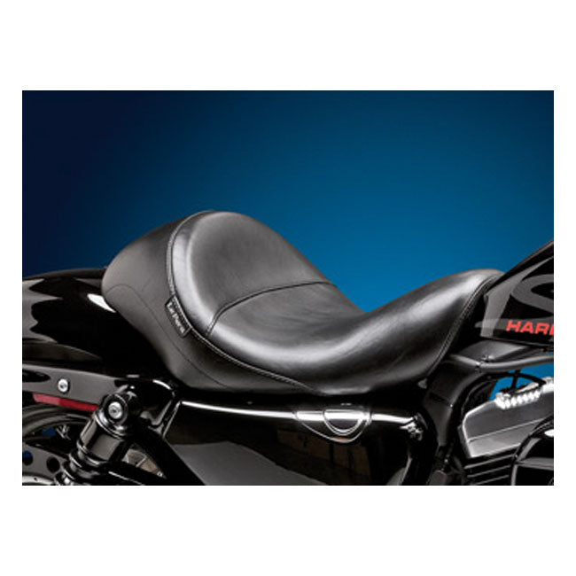 Le Pera, Aviator Solo Seat. Black, Smooth for 04-20 XL (Excl. 07-09 XL) With 4.5 Gallon Fuel Tank